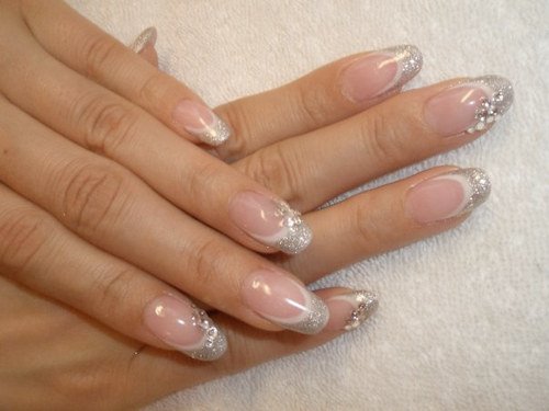 Umetnički oslikani nokti