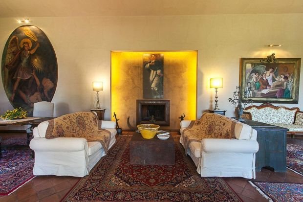 STARINSKA KUĆA SA BAZENOM: zavirite u italijansku vilu sa najlepšim pogledom na more (FOTO)