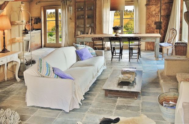 NAJLEPŠA RUSTIČNA KUĆA U ITALIJI: dom od kamena i drveta sa čarobnim pogledom i starinskom kuhinjom (FOTO)