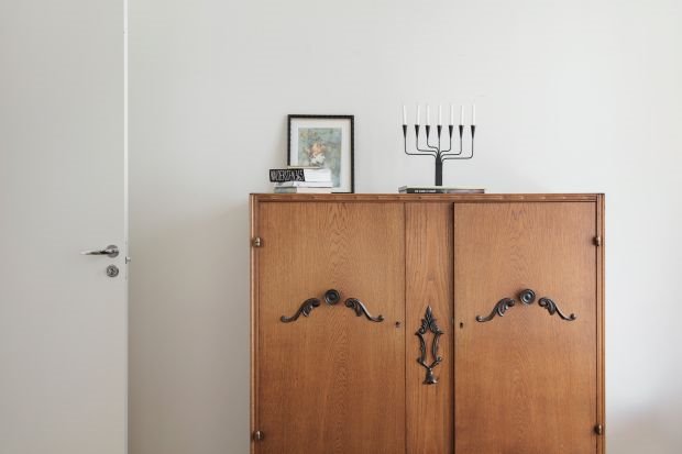 ODUŠEVIĆE VAS BELA KUHINJA: zavirite u savršen jednosoban stan u skandinavskom stilu (FOTO)