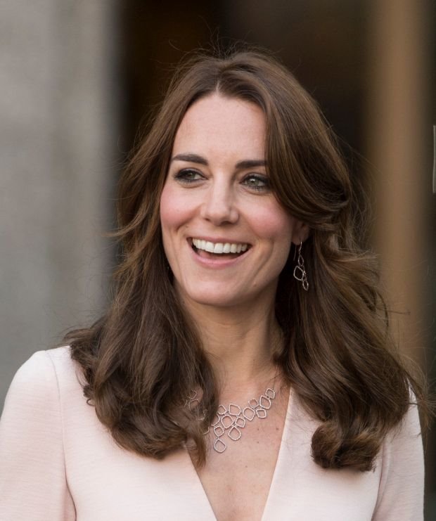 KOJA SE LEPŠE OBLAČI - KEJT MIDLTON ILI MEGAN MARKL: 3 glavne modne razlike između dve engleske princeze (FOTO)