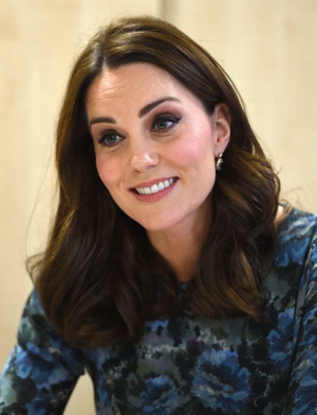 KEJT MIDLTON ELEGANTNA I U SKROMNOJ HALJINI: evo koja pristupačna haljina trudne princeze oduševljava žene (FOTO)