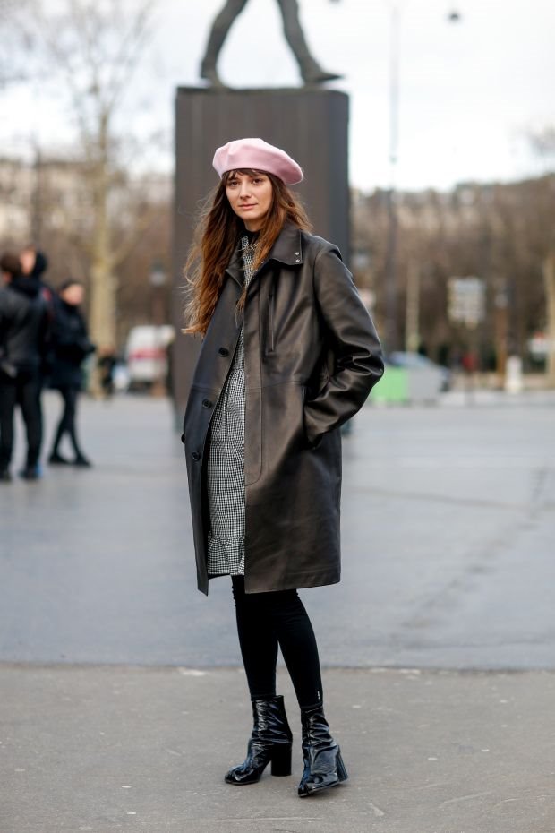 OVO JE HIT ODEĆA ZA ZIMU 2018. GODINE: pogledajte popularne kapute, pantalone i čizme koje nose moderne žene na ulicama Pariza (FOTO)