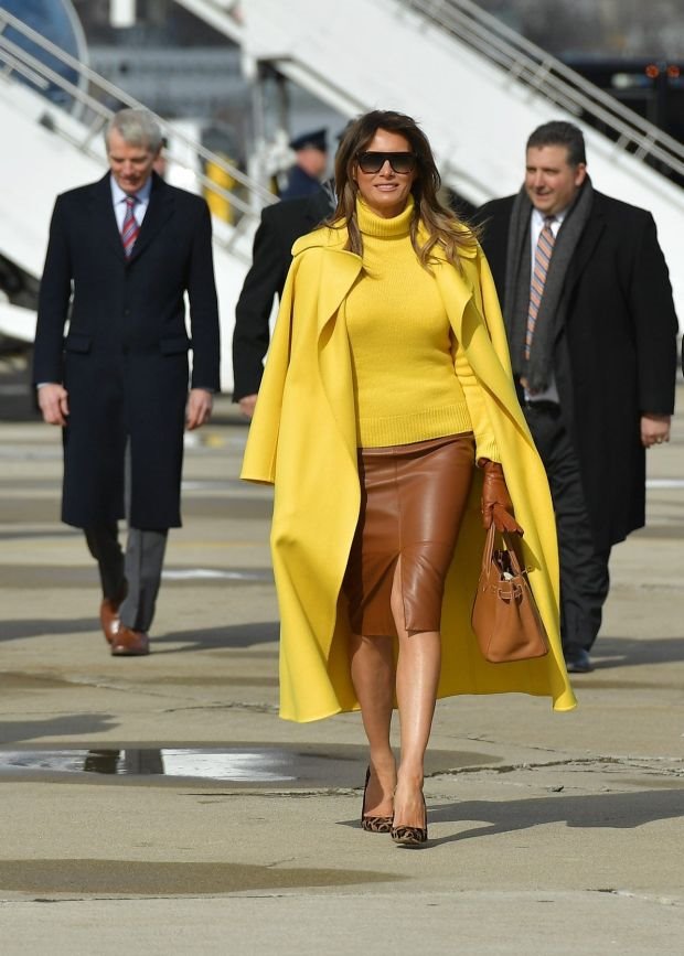 NEVEROVATAN KAPUT I SUKNJA SA ŠLICEM U STILU MELANIJE TRAMP: da li je ovo najlepše modno izdanje Prve dame Amerike? (FOTO)
