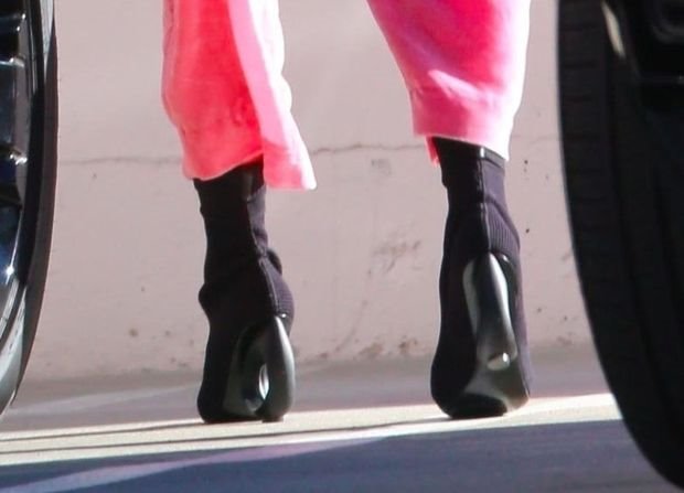 AMAL KLUNI IZAŠLA NA ULICU U KUĆNOM IZDANJU: svet ne može da veruje šta je obukla lepa supruga Džordža Klunija (FOTO)