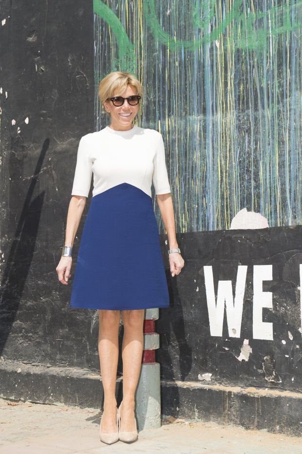 PRVA DAMA FRANCUSKE PROMENILA FRIZURU, STIL OBLAČENJA I PODMLADILA SE: žene širom sveta oduševljene promenom izgleda Brižit Makron (FOTO)