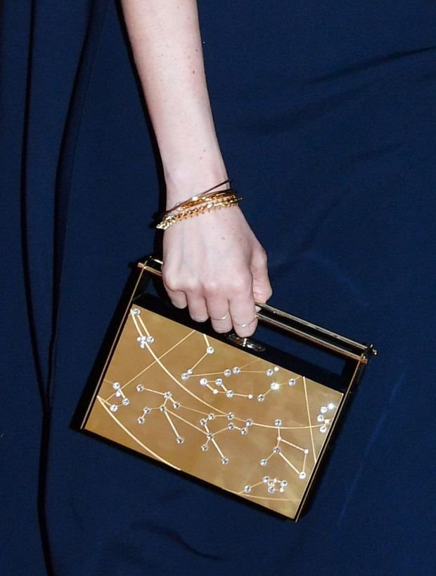 NEĆETE VEROVATI ŠTA JE MEGAN MARKL OBUKLA ZA ROĐENDAN KRALJICE ELIZABETE: žene su očarane haljinama engleske princeze (FOTO)