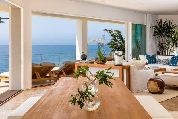 NAJLEPŠA VILA SA POGLEDOM NA MORE: zavirite u luksuzan dom supermodela Sindi Kraford prodat za neverovatnih 45 miliona dolara
