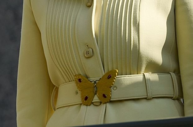 MELANIJA TRAMP OBUKLA JE OVE USKE PANTALONE I IZNENADILA CEO SVET: žene u svađi zbog skandalozne odeće Prve dame Amerike (FOTO)