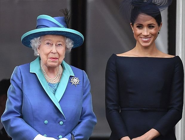 SKANDAL U KRALJEVSKOJ PORODICI! MEGAN MARKL PAKUJE KOFERE I NAPUŠTA ENGLESKU: nećete verovati zašto princeza sama odlazi u Ameriku (FOTO)