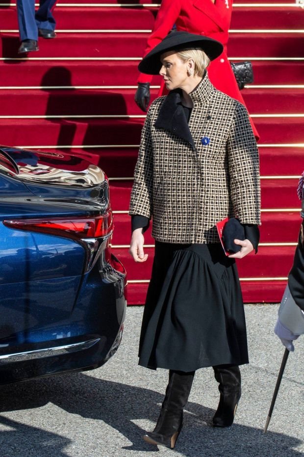 DA LI JE OVA LEPOTICA NASLEDNICA GREJS KELI: priceza koja odiše elegancijom (FOTO)