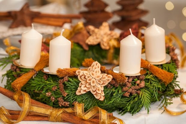 NAJLEPŠI SVEČANI VENČIĆI: kako da napravite venac za novogodišnji sto (FOTO + IDEJE)