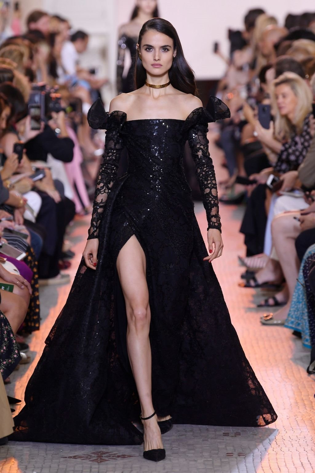 NAJLEPŠE SVEČANE HALJINE ZA 2019: savršene elegantne toalete u kojima svaka žena zablista (FOTO)