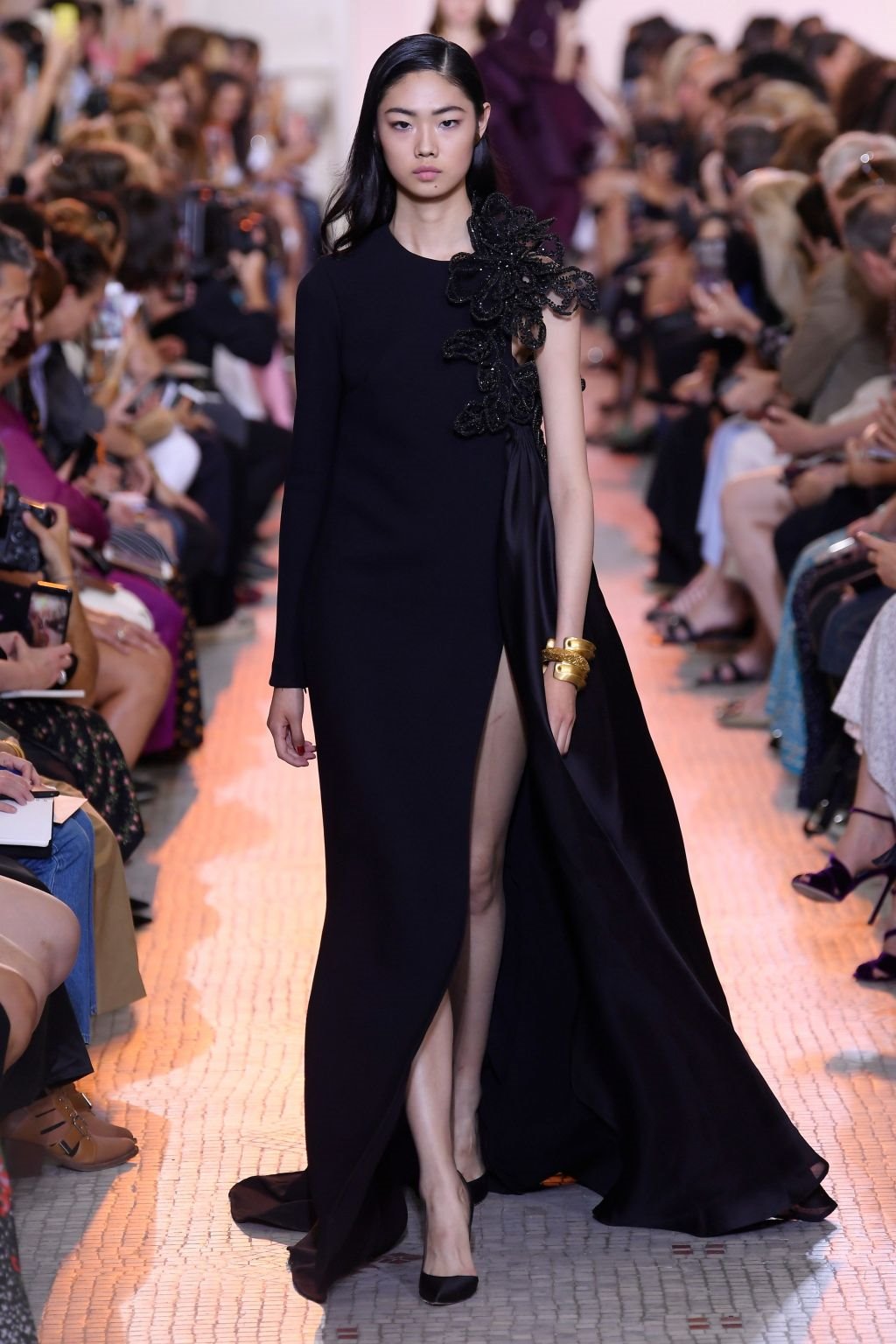 NAJLEPŠE SVEČANE HALJINE ZA 2019: savršene elegantne toalete u kojima svaka žena zablista (FOTO)