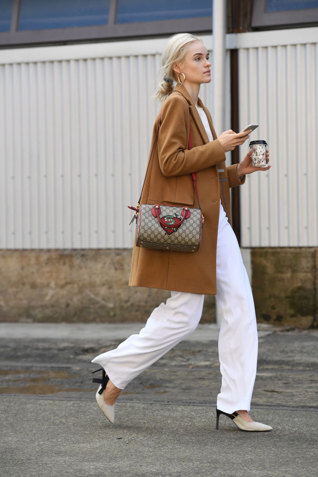 MODA - ZIMA 2018 / 2019: suknje, kaput i čizme koje svaka moderna dama treba da ima (FOTO)