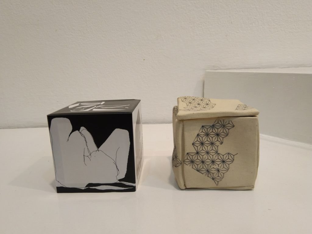 KUTIJA ZA PAKOVANJE POKLONA ILI DEKORACIJA: izložba "Kutija 5" pokazala je da i obična ambalaža može da bude umetničko delo