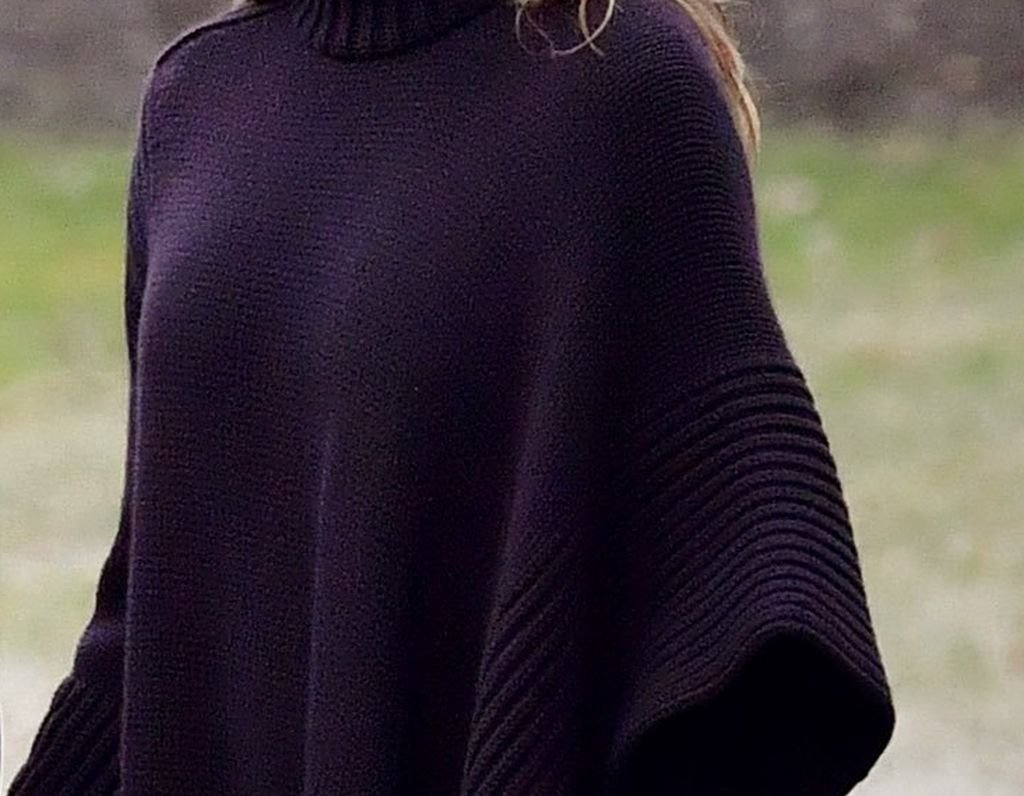 PROLEĆNA MODA! PONČO ZA SVE PRILIKE: Melanija Tramp pokazala kako da nosite pončo  (FOTO)