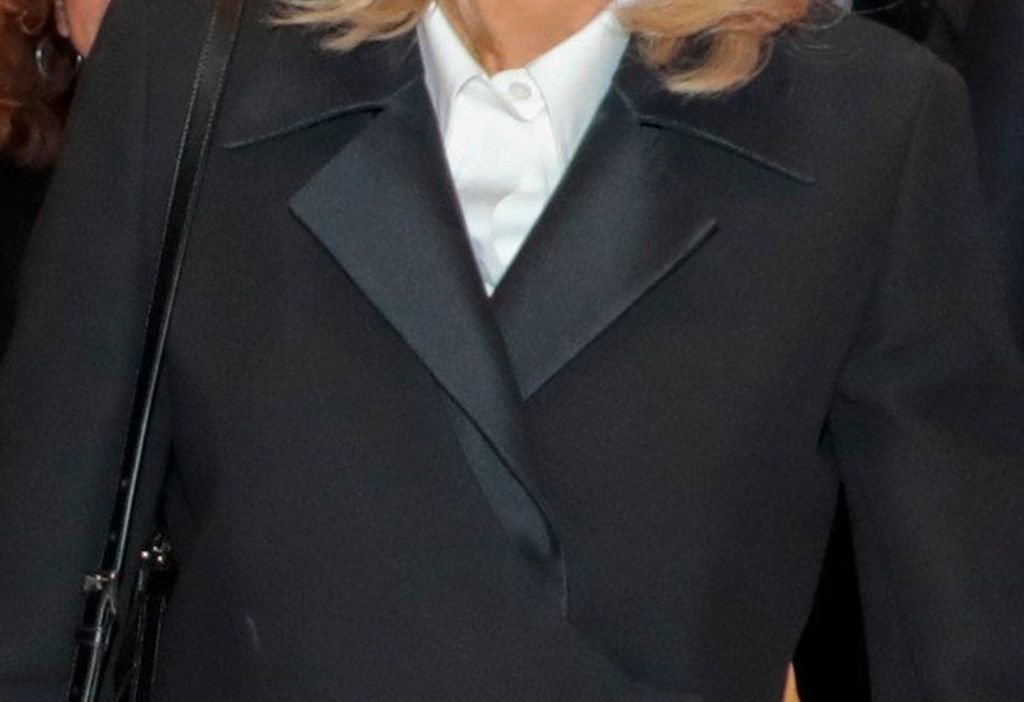 PRAVA SUPROTNOST MELANIJI TRAMP: Brižit Makron elegantnija nego ikad do sad, evo koja boja je njen izbor (FOTO)