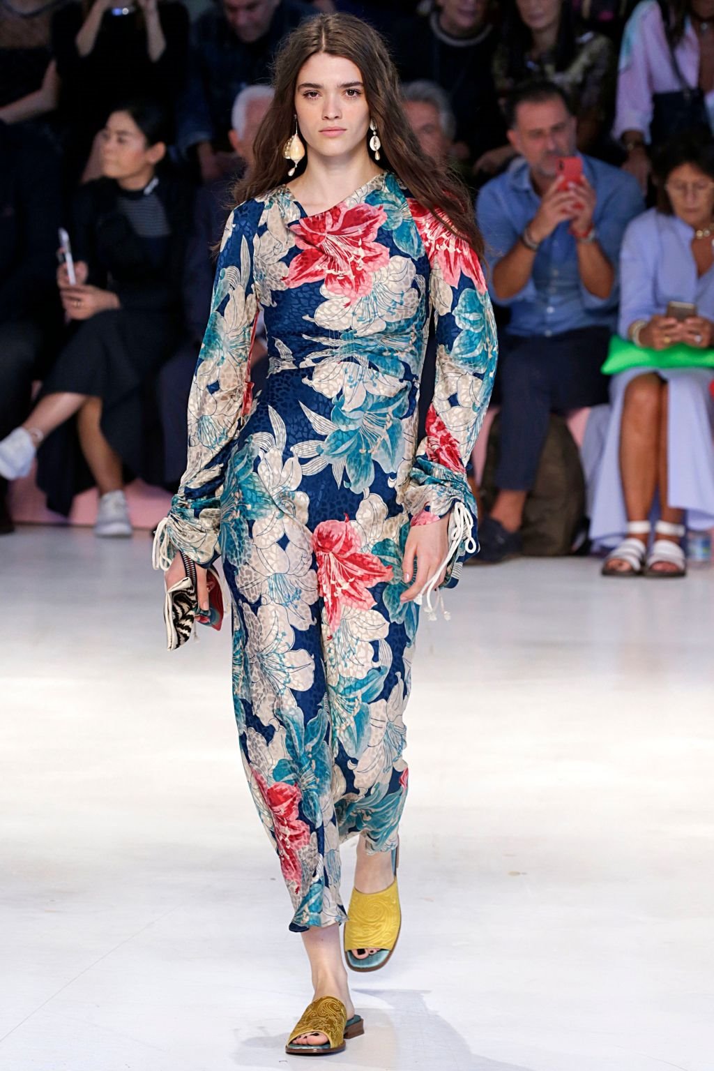 NAJLEPŠE DUGAČKE HALJINE ZA PROLEĆE I LETO 2019: modeli koji dobro stoje svim damama