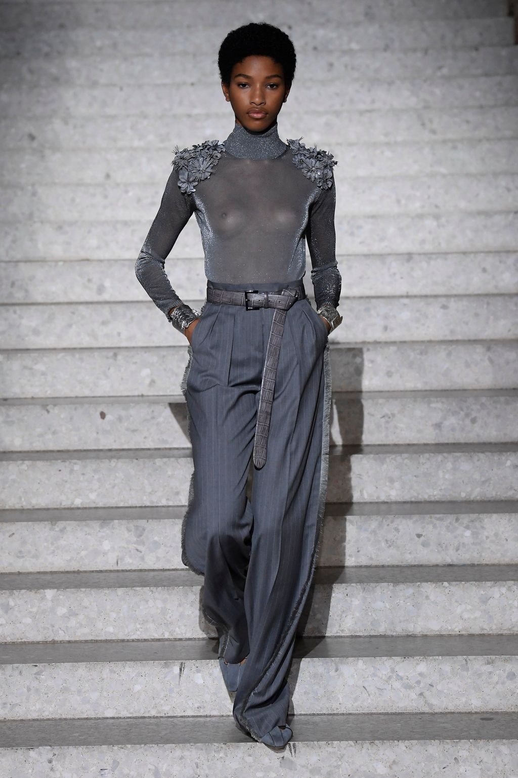 NAJLEPŠA MODA ZA SLEDEĆU GODINU: elegantna odela, haljine i suknje koji će nositi 2020. godine (FOTO)