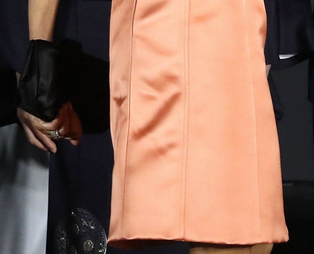 MODNO IZDANJE BRIŽIT MAKRON JE PRAVO IZNENAĐENJE: Prva dama Francuske zasenila sve u neobičnoj haljini i savršenoj boji za leto (FOTO)