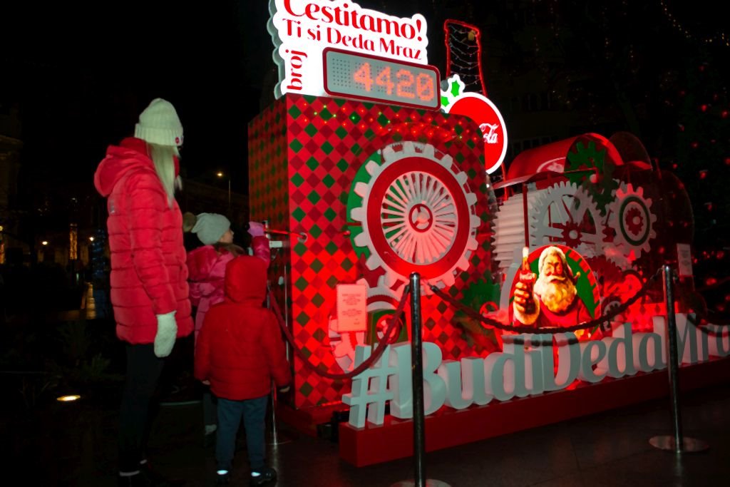 ZABAVA ZA DECU I FENOMENALNI KONCERTI I ŽURKE ZA ODRASLE:  ČUDESNI VIKEND NA COCA-COLA x NEW YEAR’S DISTRICTU