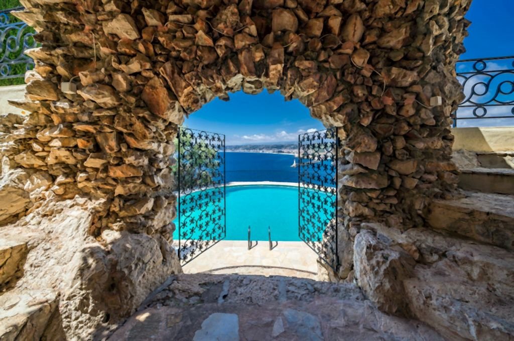 kuca-son-koneri-francuska-vila-dzems-bond