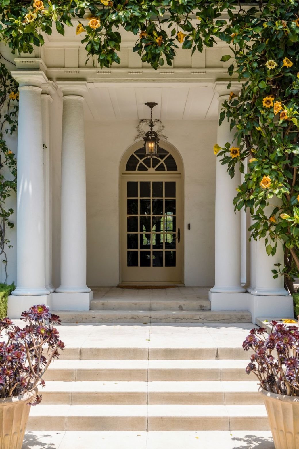 kako izgleda kuca andjeline dzoli