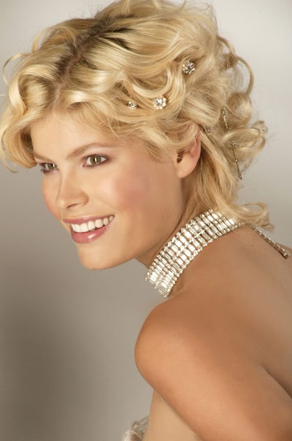 12 frizura za svečane prilike