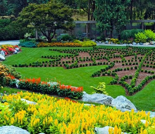 Cvetni efekti u formalnom vrtu