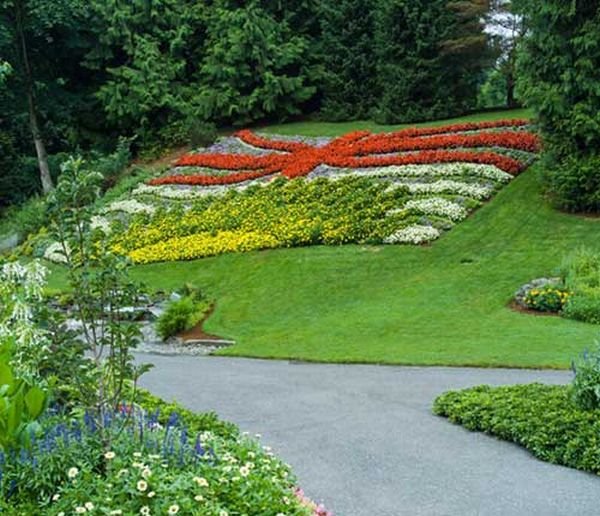 Cvetni efekti u formalnom vrtu