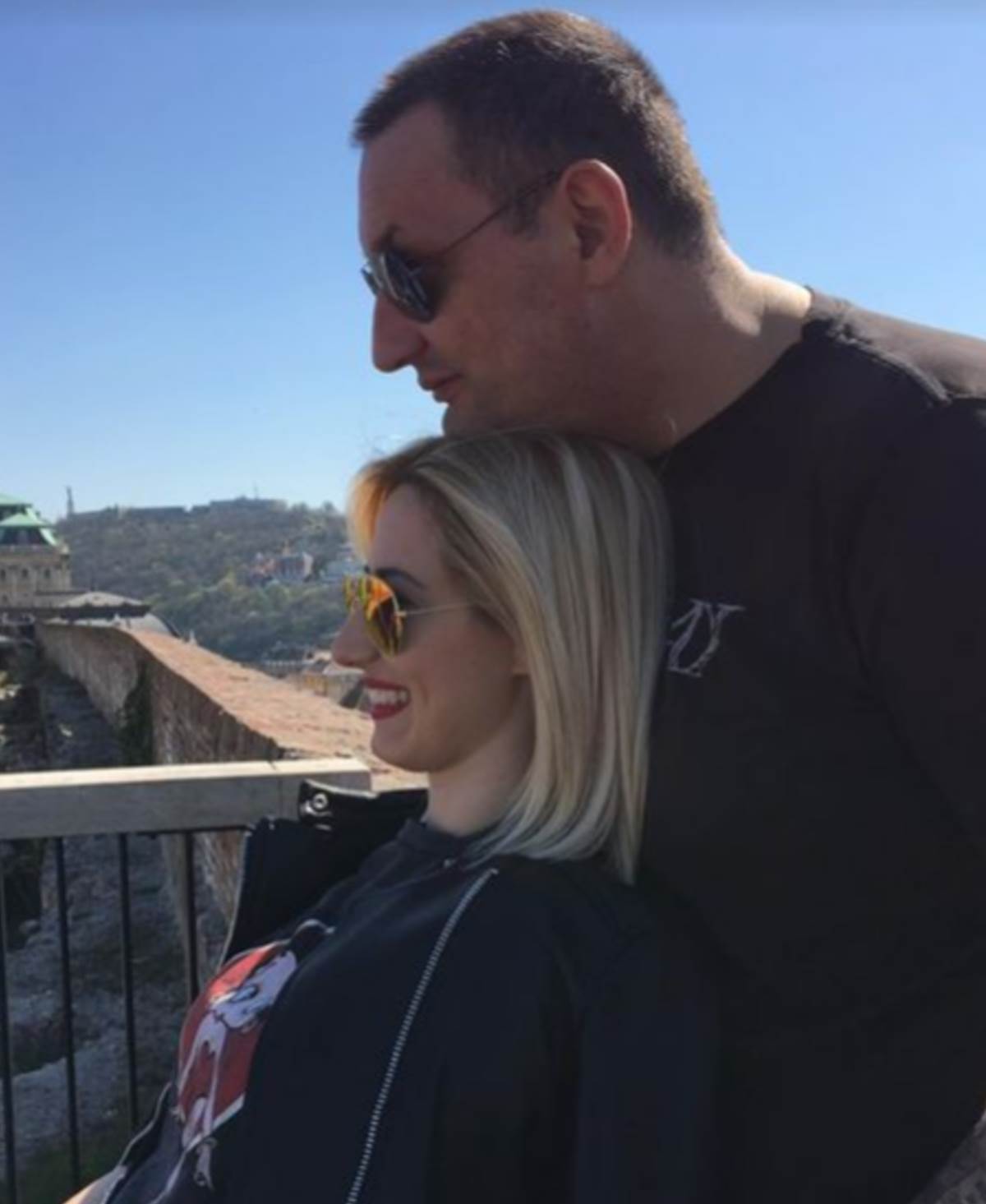 Sin Ane Bekute se verio