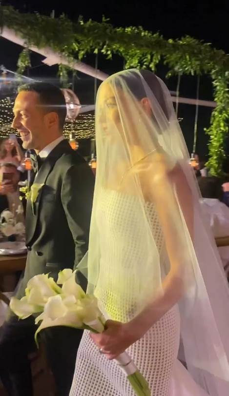 demet ozdemir vencanje.jpg