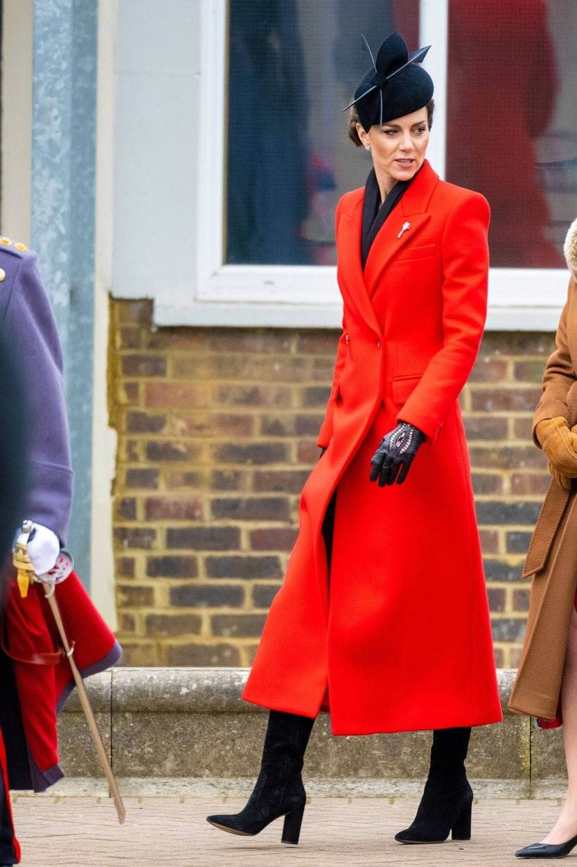 Kejt Midlton u crvenom kaputu