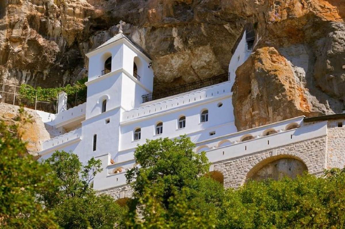 111113_ostrog_ls.jpg