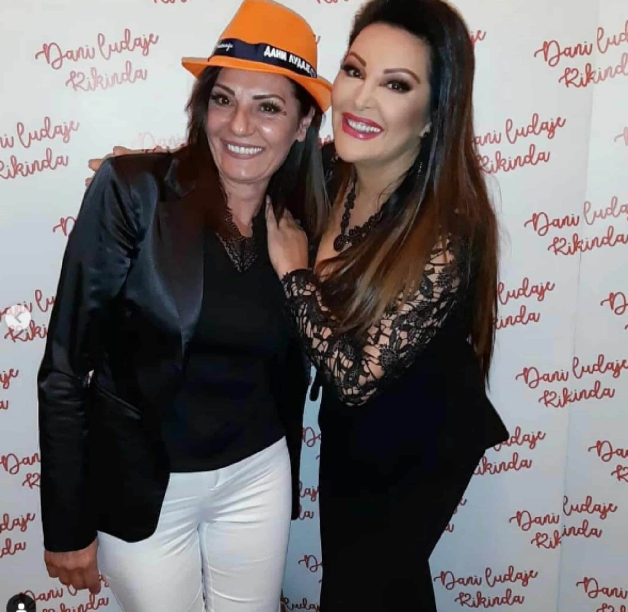 dragana mirkovic i sestra dusica krumov 10-min.jpg