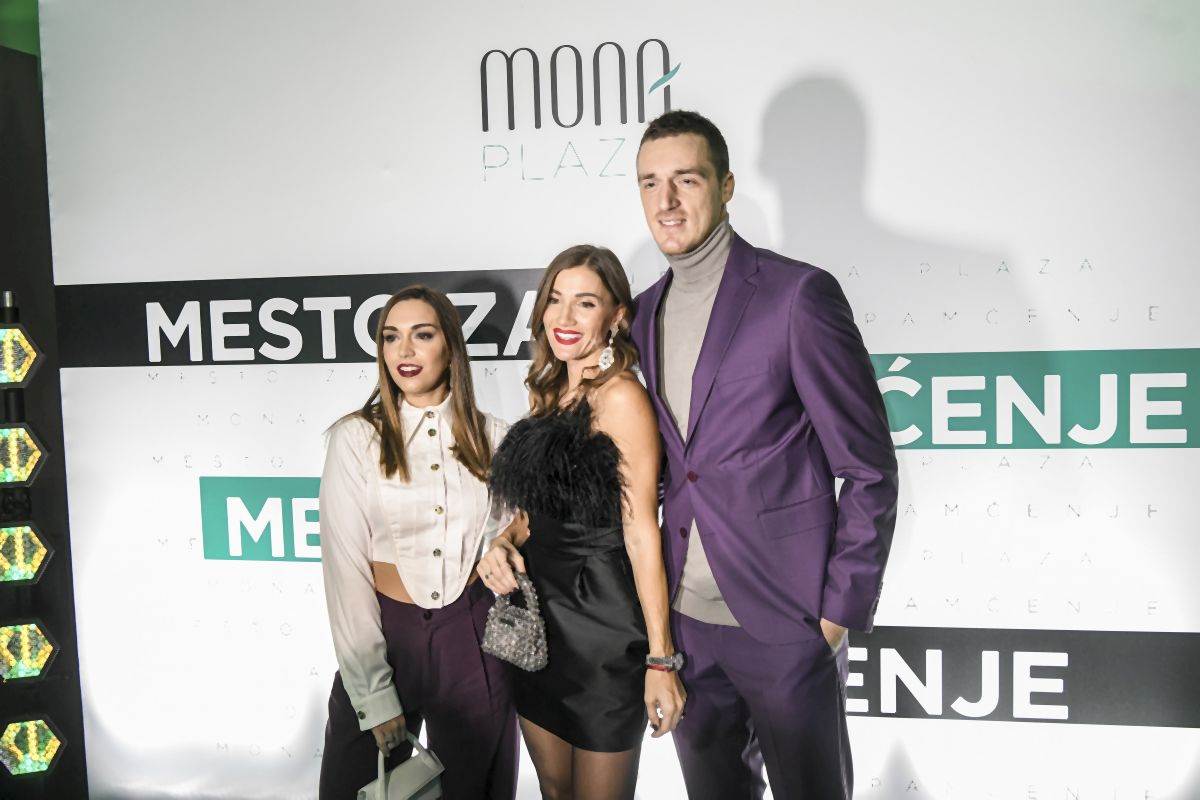 hotel mona plaza 007.jpg