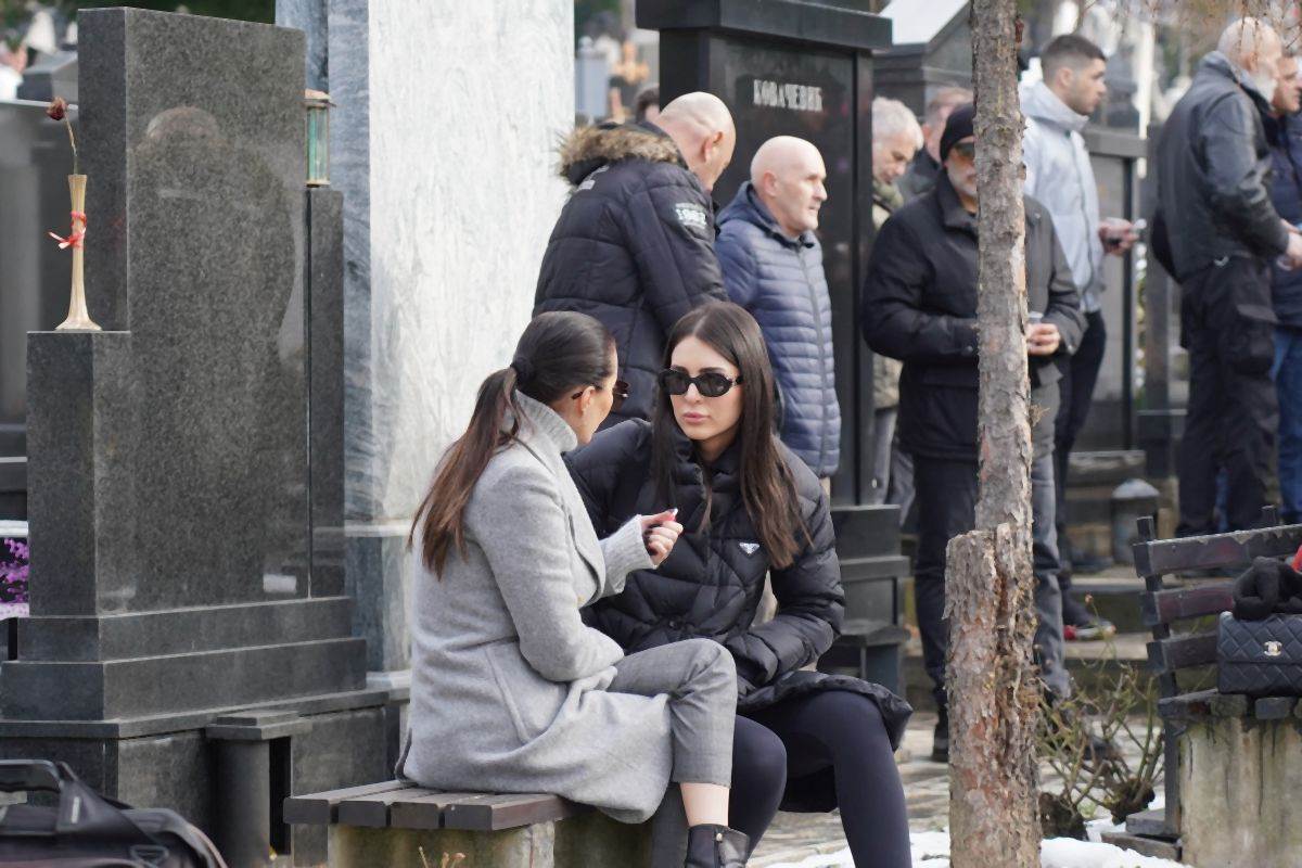 ceca raznatovic anastasija pomen arkanu 005.jpg