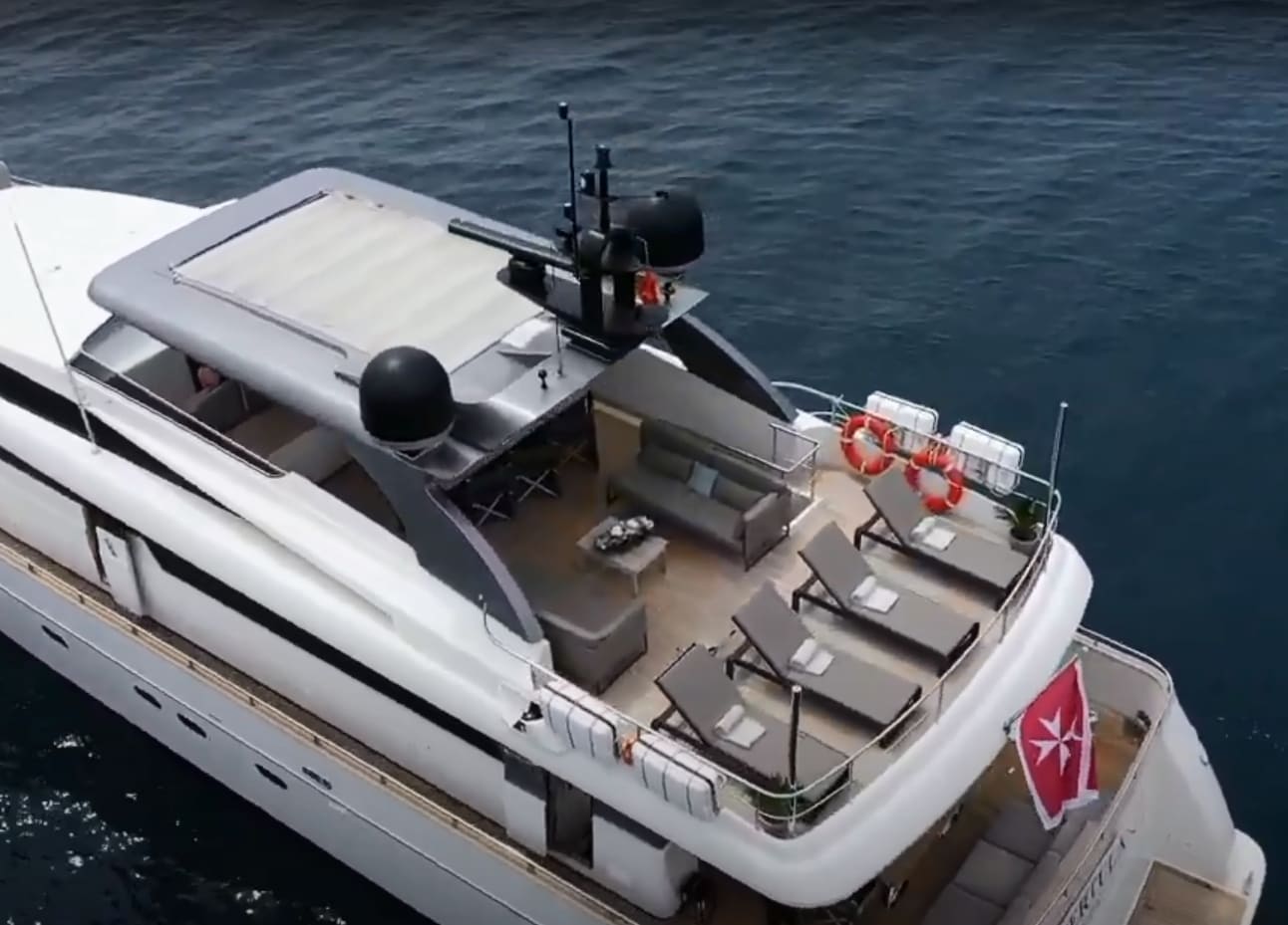 jahta pertula 10-min.jpg