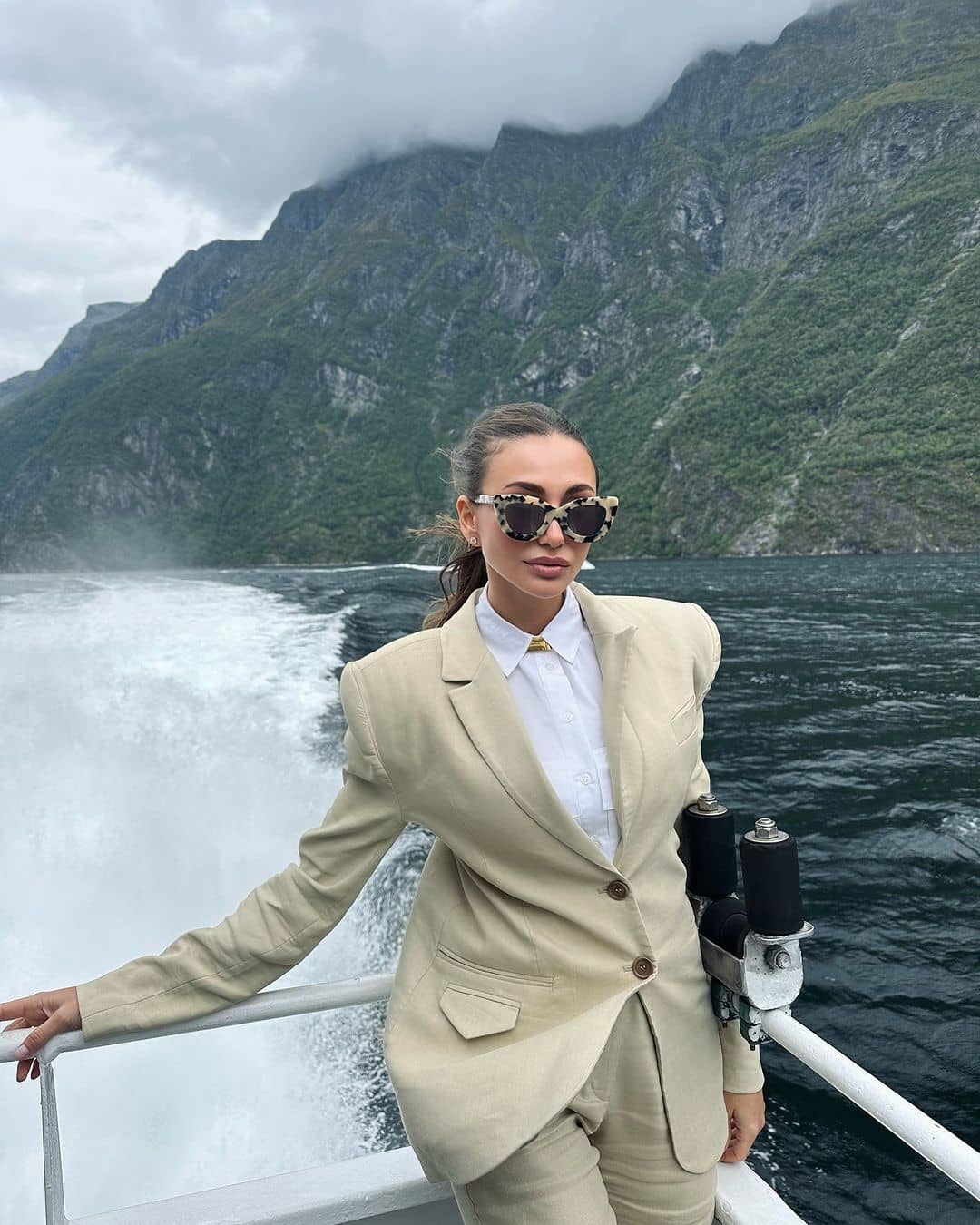 emina jahovic 2-min.jpg