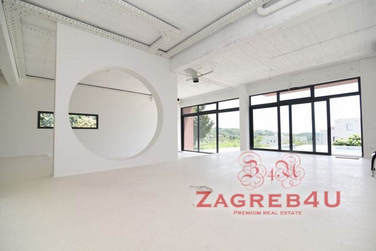 Vila Nikoline Pišek koja se izdaje za 8000 evra