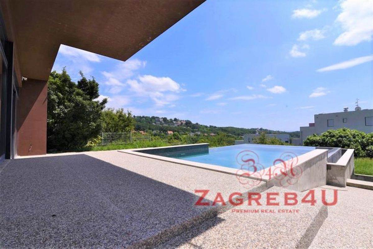 Vila Nikoline Pišek koja se izdaje za 8000 evra