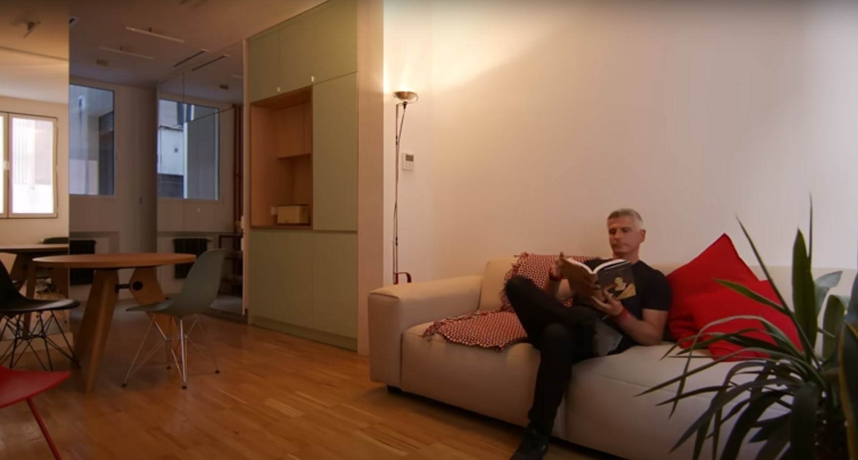 mali stan od 46 kvadrata svetao i okrecen 15-min.jpg