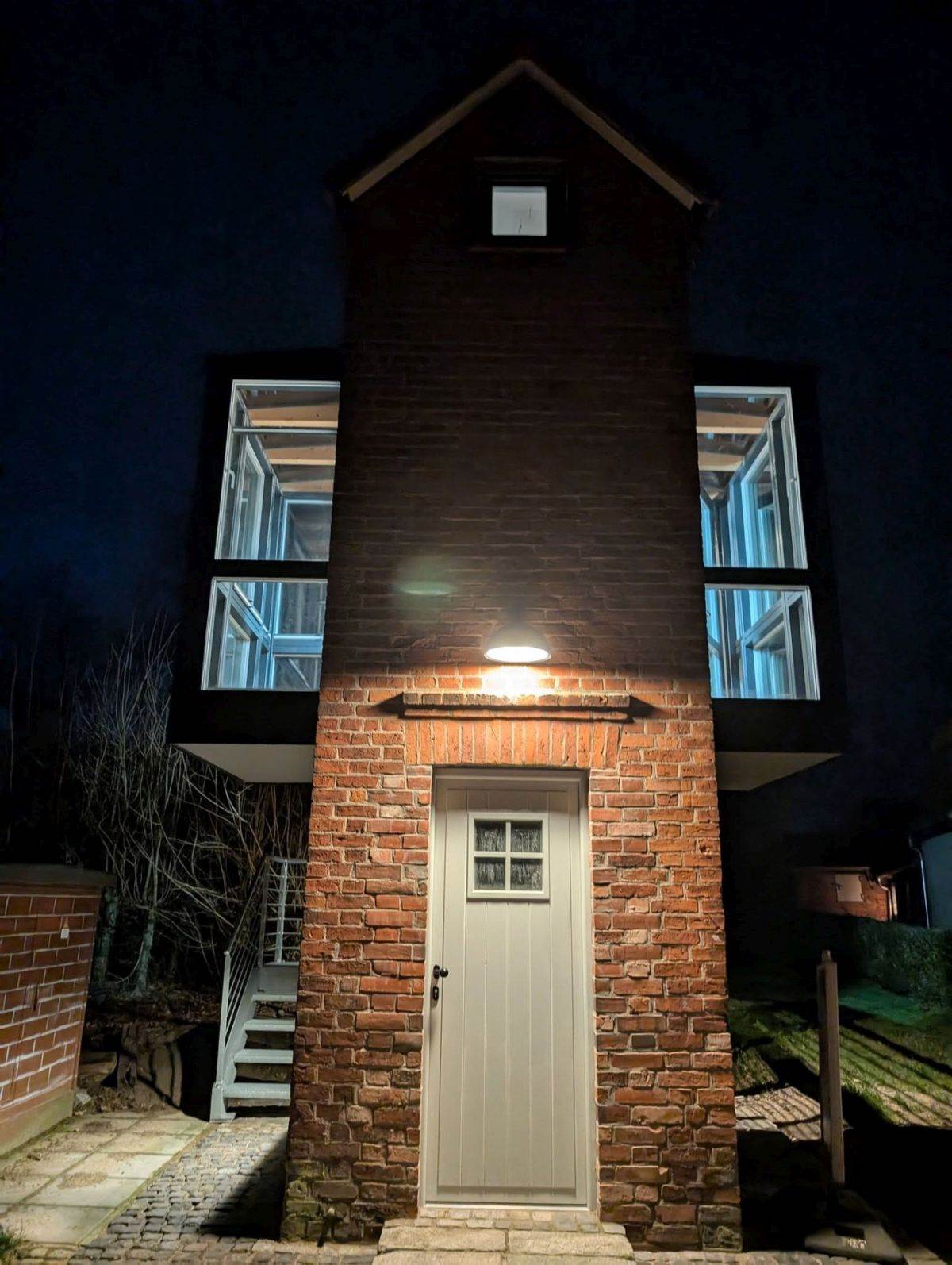 Renovirali najmanju kuću na svetu