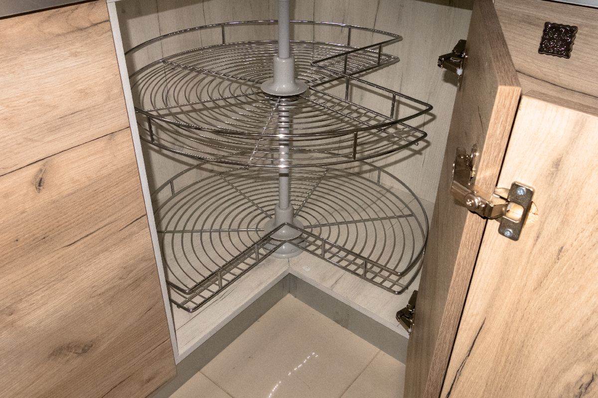 ugaona polica za kuhinju 2.jpg