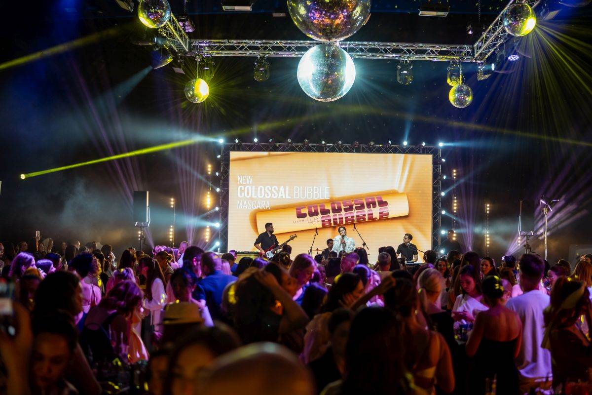 Maybelline Colossal bubble38.jpg