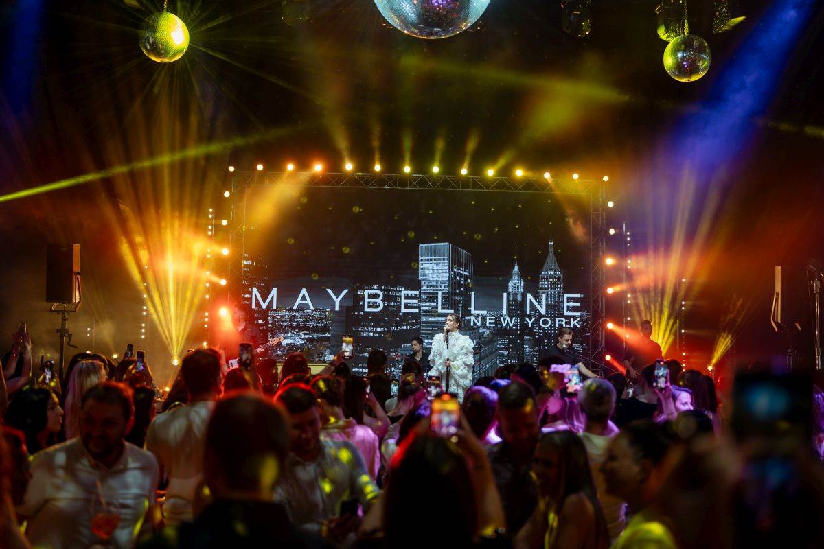 Maybelline Colossal bubble33.jpg