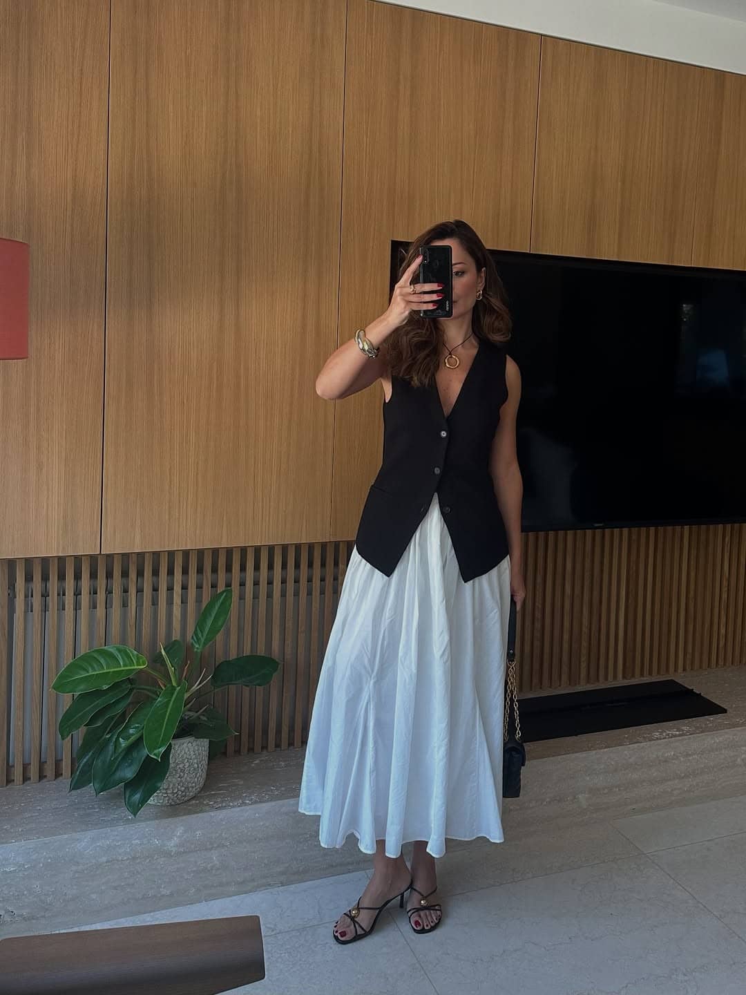 bela midi suknja moderna 1-min.jpg