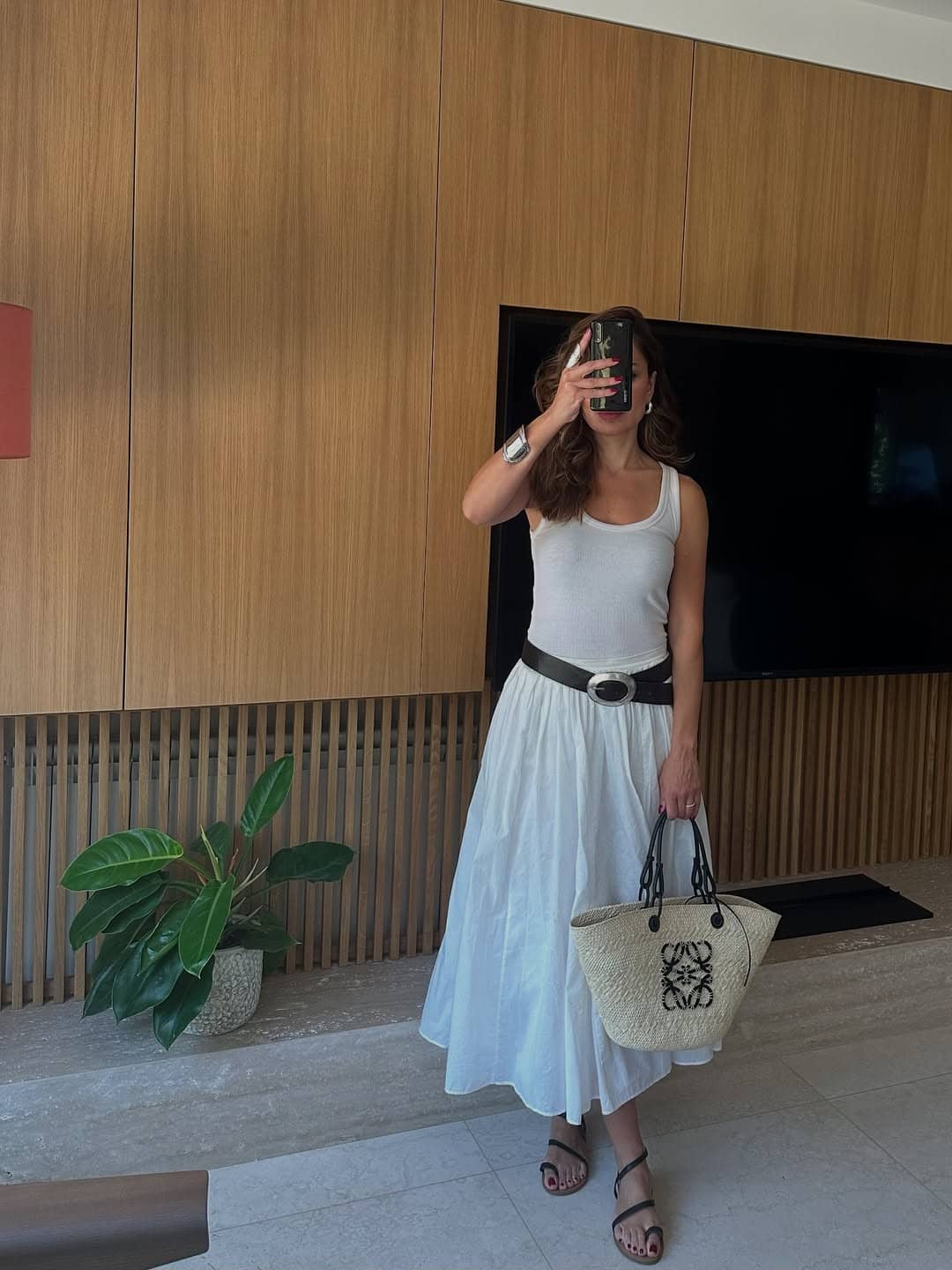 bela midi suknja moderna 5-min.jpg