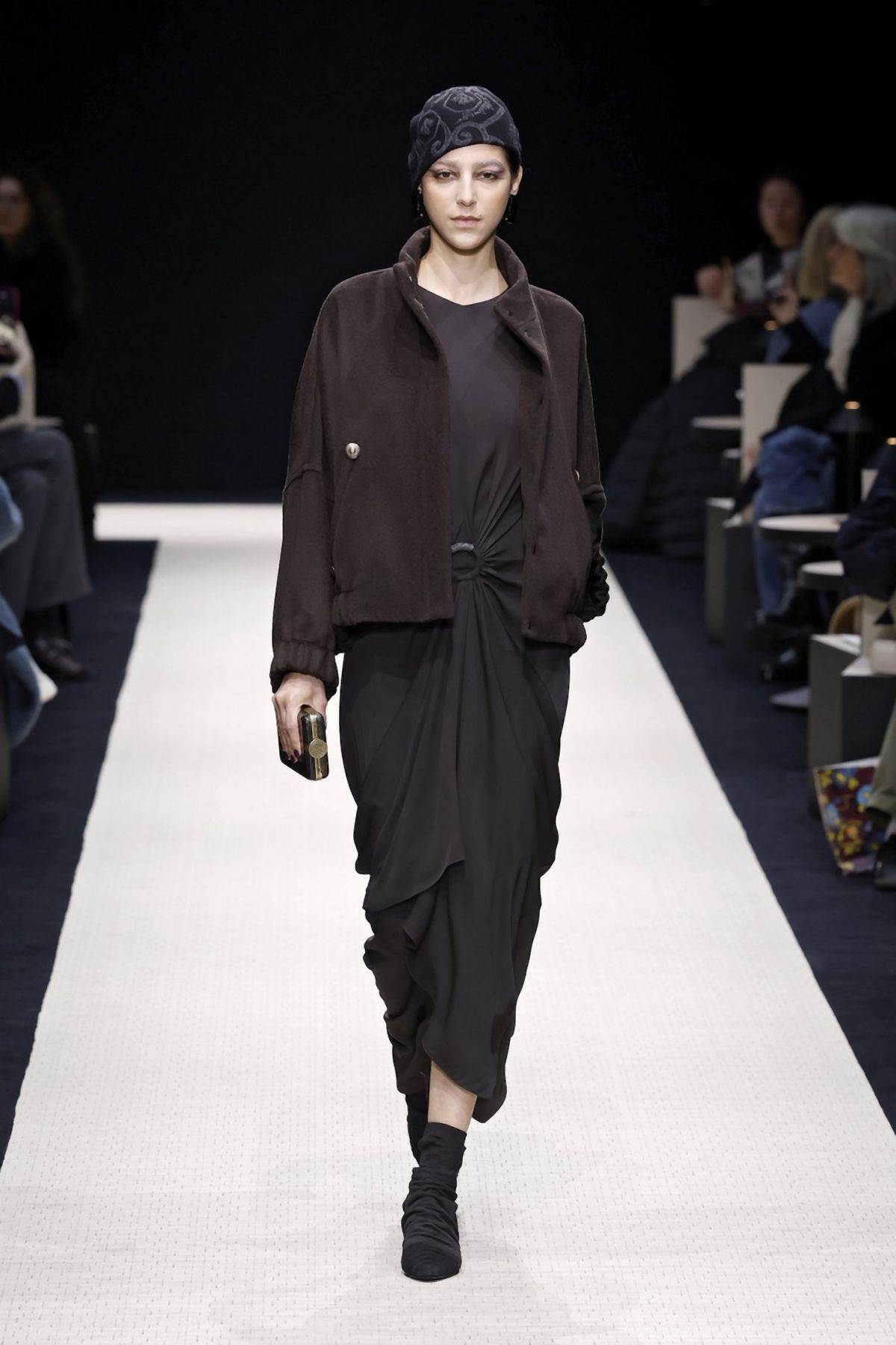 moderni sakoi i jakne armani 2025 07.jpg